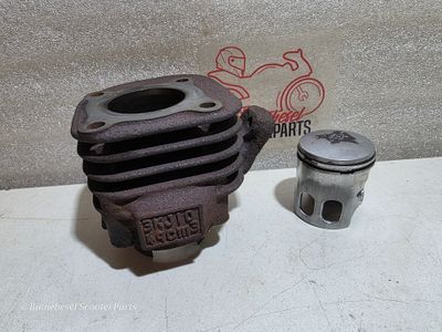 Zylinder Minarelli Liegend AC Yamaha Zest 50 4FW #5 Original 3KJ10 49ccm +Kolben Yamaha 3CP Zylinder Minarelli Liegend AC Yamaha Zest 50 4FW #5 Original 3KJ10 49ccm +Kolben Yamaha 3CP