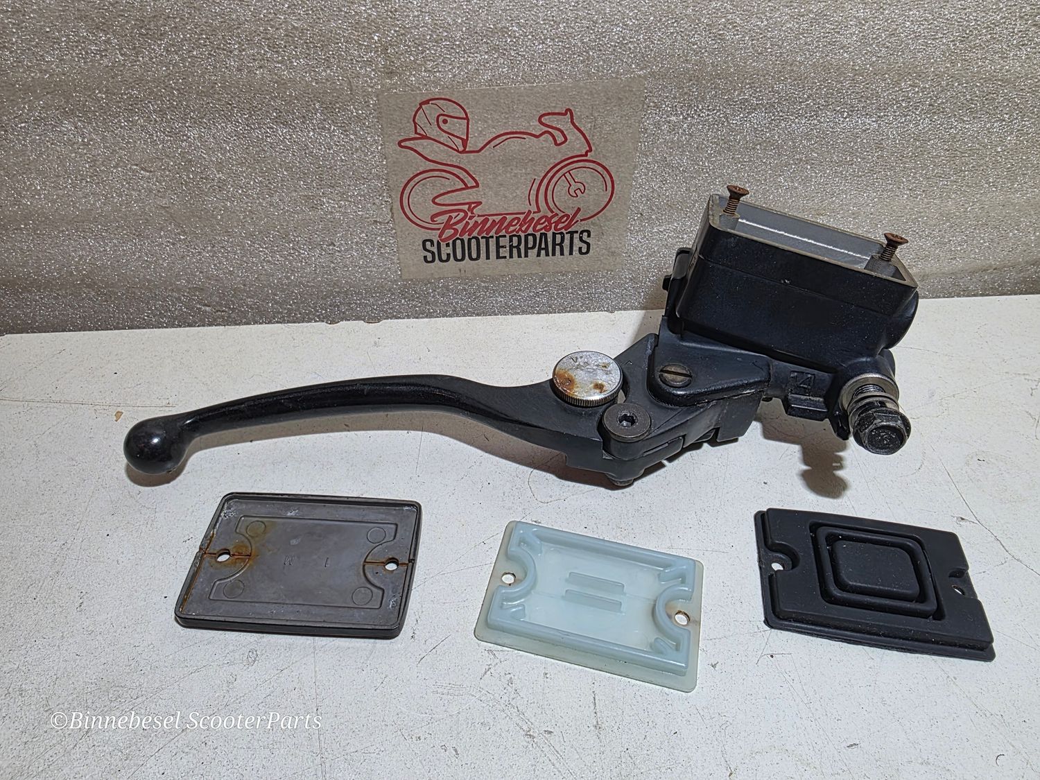 Bremszylinder Kawasaki GPZ 500s EX500D Hinten 430150133