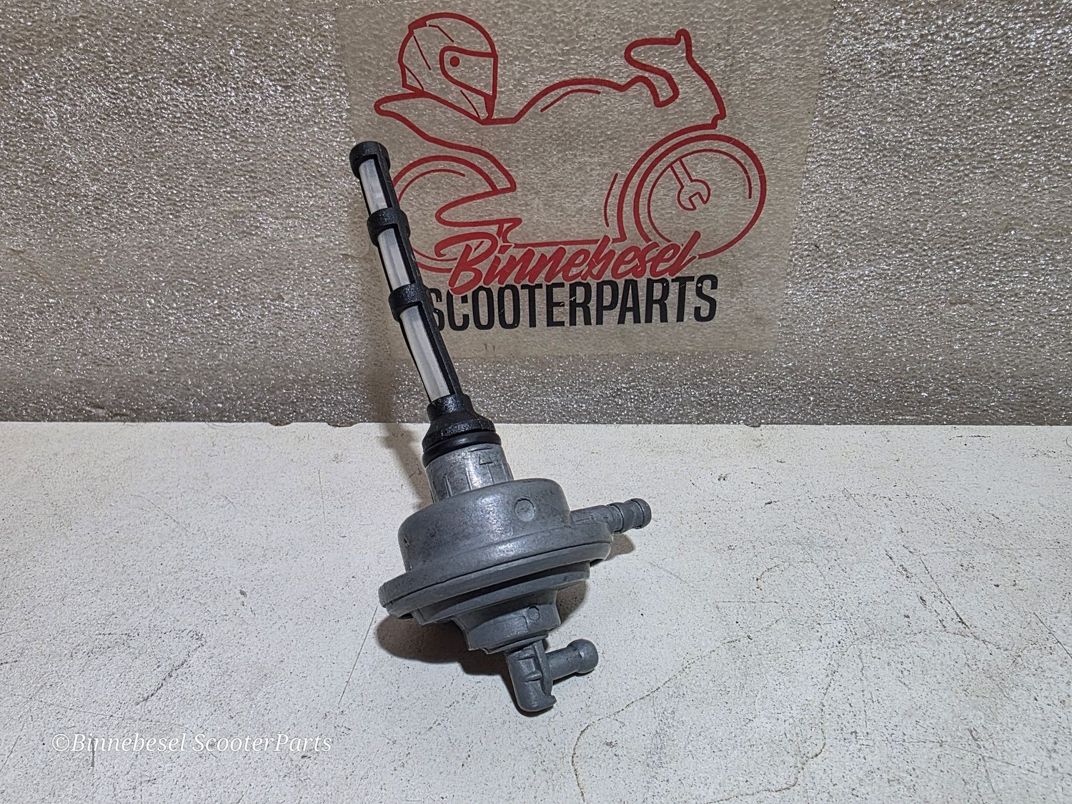 Benzinhahn 15mm Stecksystem Unterdruck Aprilia SR 50 Gulliver Amico Area etc Benzinhahn 15mm Stecksystem Unterdruck Aprilia SR 50 Gulliver Amico Area etc