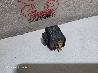 Blinker-Relais Kawasaki GPZ 500s EX500D 270021101 FA249ED Nippon Denso 12,8V 21(23)Wx2 +3,4W Blinker-Relais Kawasaki GPZ 500s EX500D 270021101 FA249ED Nippon Denso 12,8V 21(23)Wx2 +3,4W