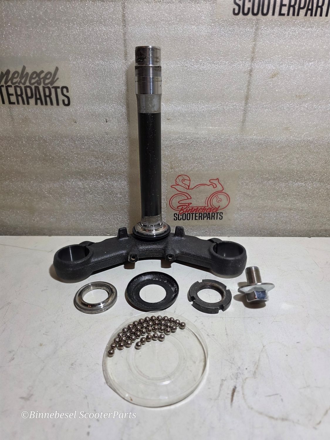 Gabelbrücke Kawasaki GPZ 500s EX500D Unten +Steuersatz