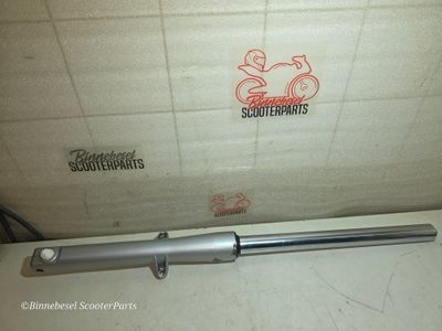 Gabelholm Hyosung Naked GT 125 MF51B Rechts Komplett Simmerringe Neu Ablassschraube Undicht Defekt +Kratzer