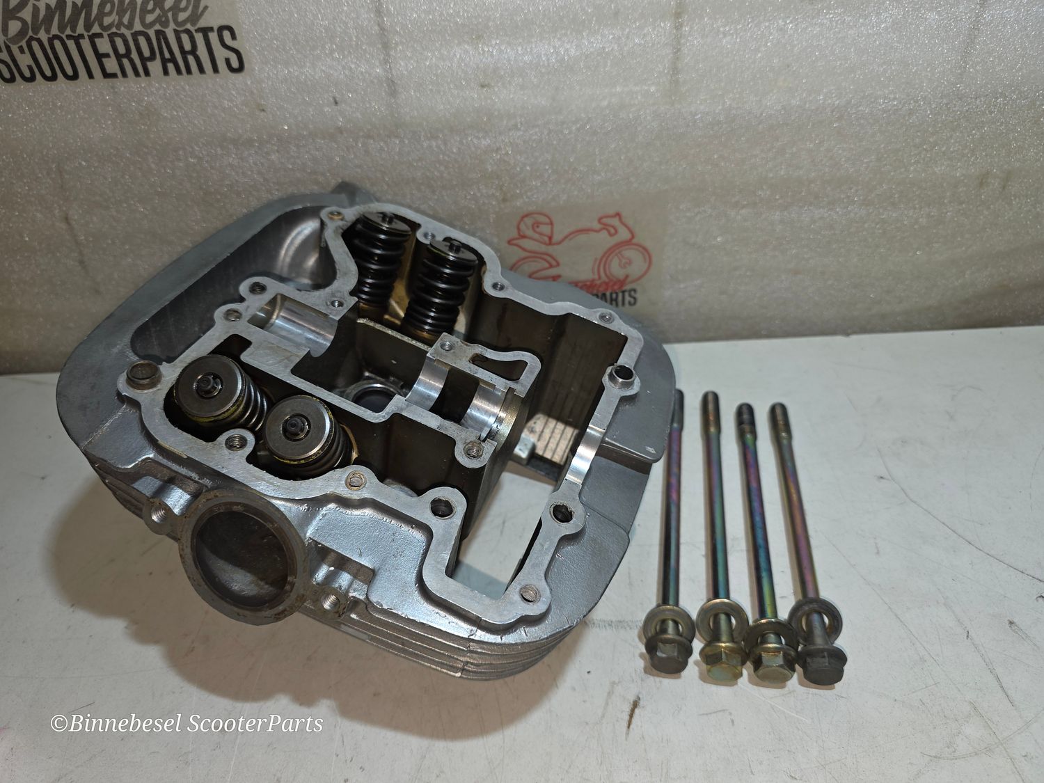 Zylinderkopf Suzuki VX 800 VS51B Hinterer Zylinder Komplett +Ventile