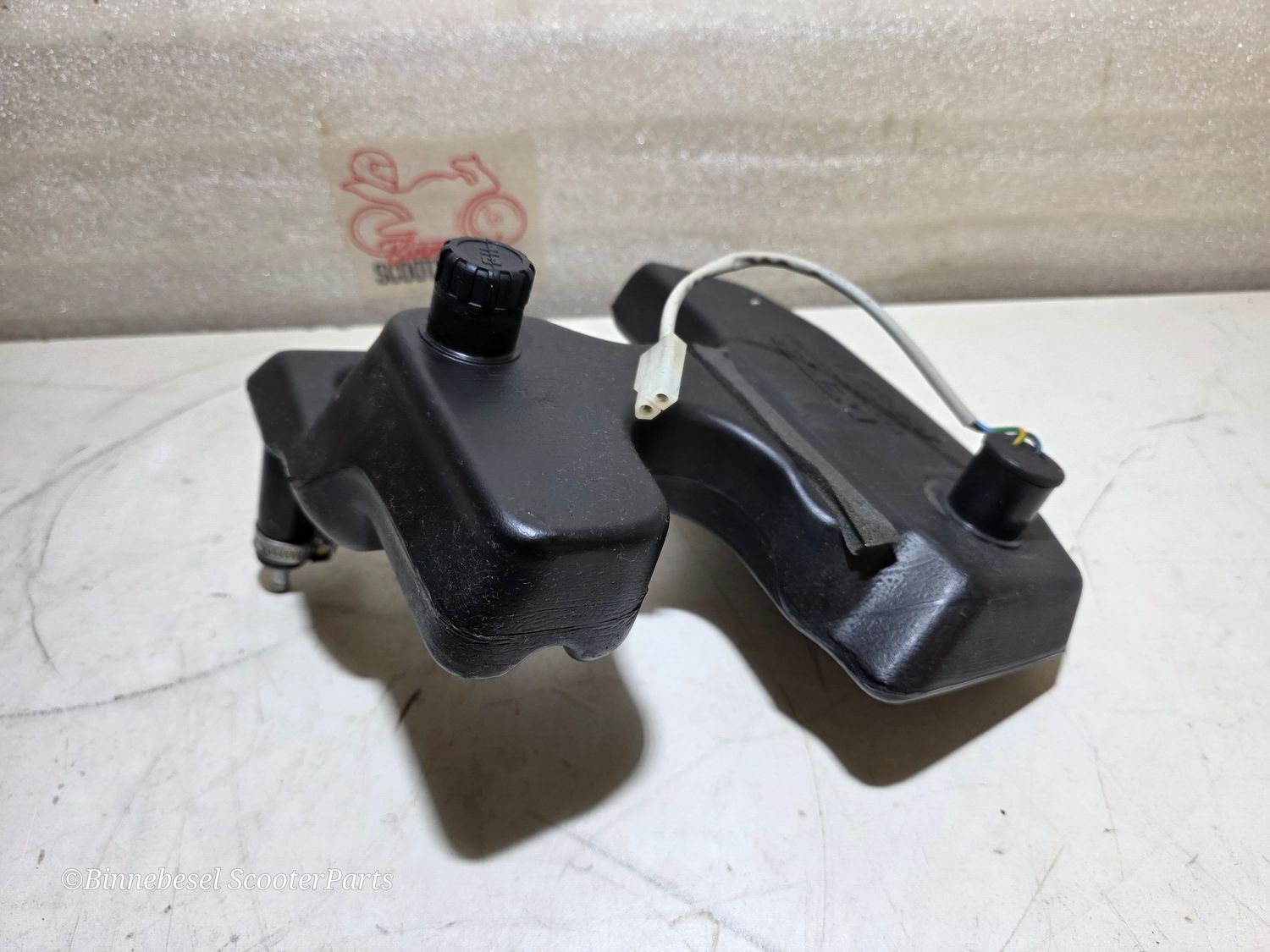 Öltank Derbi Atlantis Morini +Deckel +Tankgeber Ölstandgeber Sotecsa Öltank Derbi Atlantis Morini +Deckel +Tankgeber Ölstandgeber Sotecsa