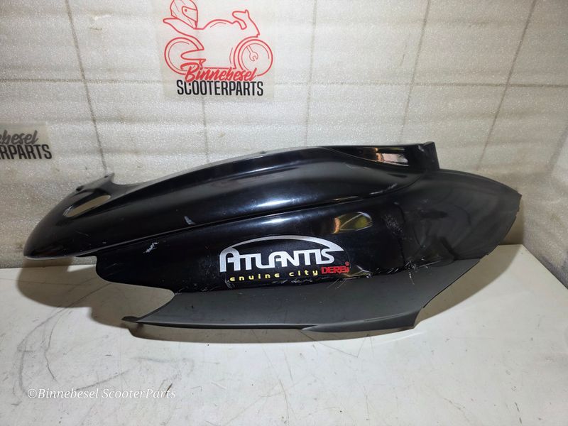 Verkleidung Derbi Atlantis Morini Heck Seitenteil Rechts Schwarz (kleiner Riss) Verkleidung Derbi Atlantis Morini Heck Seitenteil Rechts Schwarz (kleiner Riss)