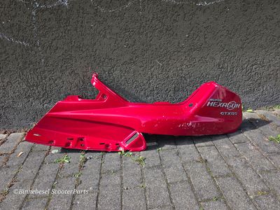 Verkleidung Piaggio Super Hexagon GTX 125 M20 Heck Seitenteil Oben Links 820700 Verkleidung Piaggio Super Hexagon GTX 125 M20 Heck Seitenteil Oben Links 820700