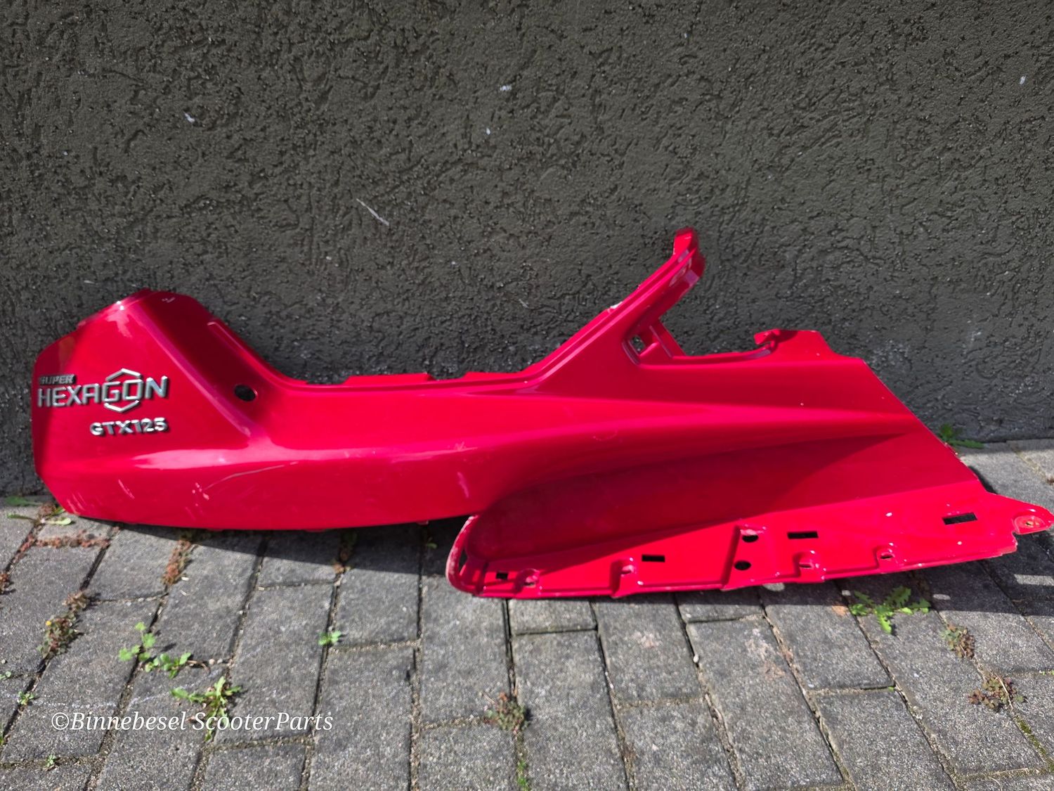 Verkleidung Verkleidung Piaggio Super Hexagon GTX 125 M20 Heck Seitenteil Oben Rechts 820600 Verkleidung Verkleidung Piaggio Super Hexagon GTX 125 M20 Heck Seitenteil Oben Rechts 820600