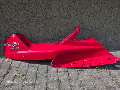Verkleidung Verkleidung Piaggio Super Hexagon GTX 125 M20 Heck Seitenteil Oben Rechts 820600 Verkleidung Verkleidung Piaggio Super Hexagon GTX 125 M20 Heck Seitenteil Oben Rechts 820600