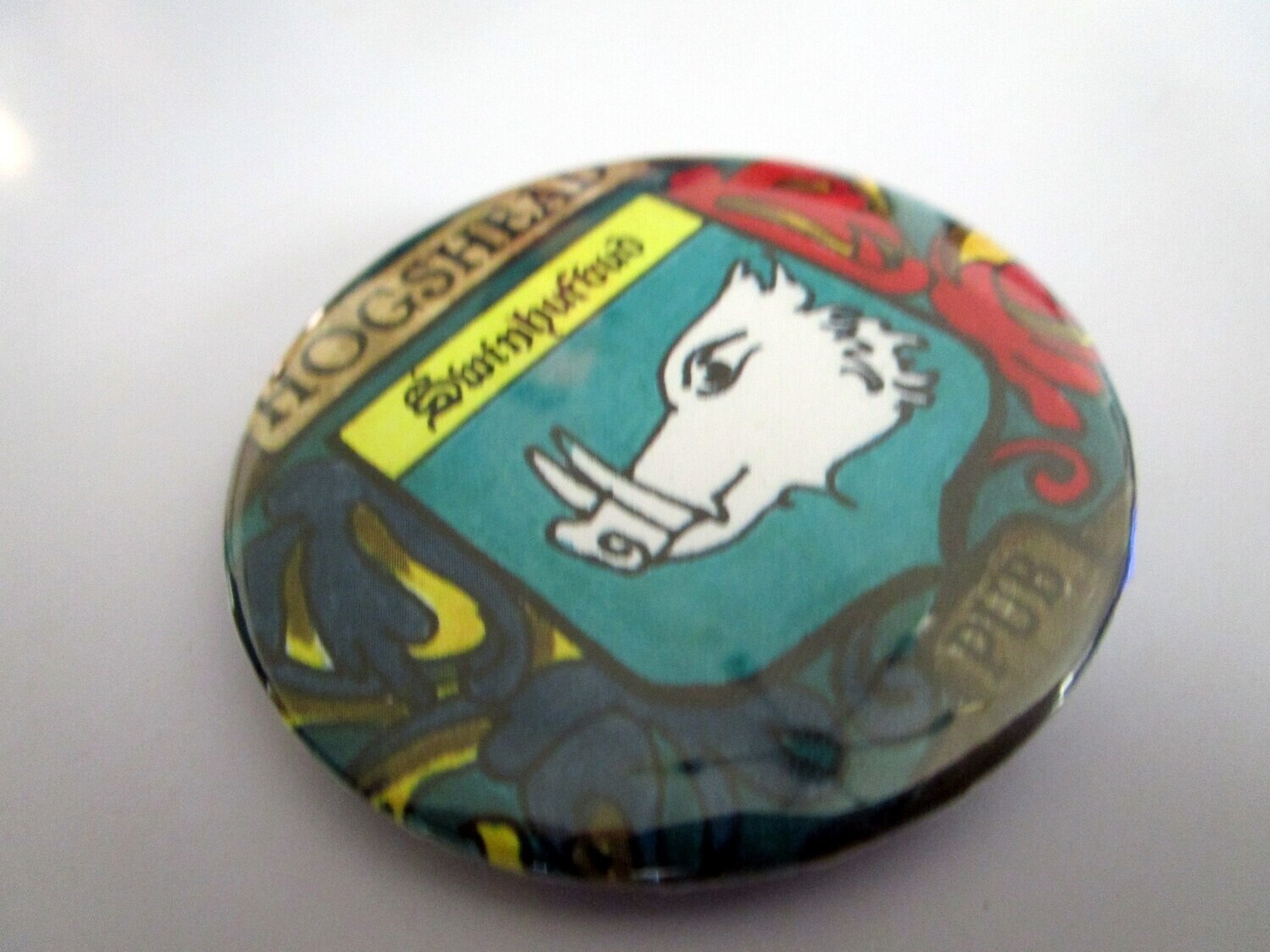 Wizarding Pub or Tea Room Button / 2.25&quot; Pin, Style: Hog