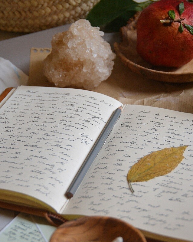 60 unique essay prompts to land a scholarship at Ivy league - 2022 Guide