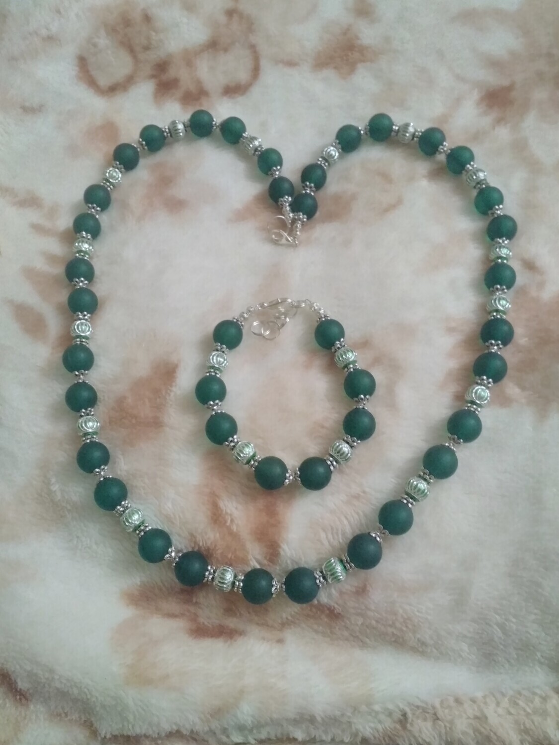 GREEN BEADED JEWELRY SET