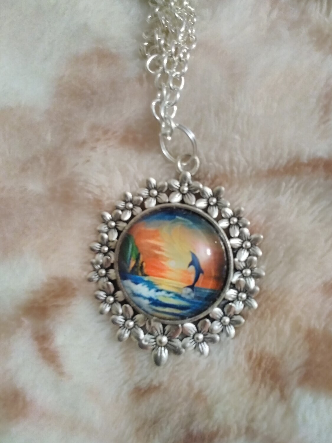 DOLPHIN PENDANT NECKLACE