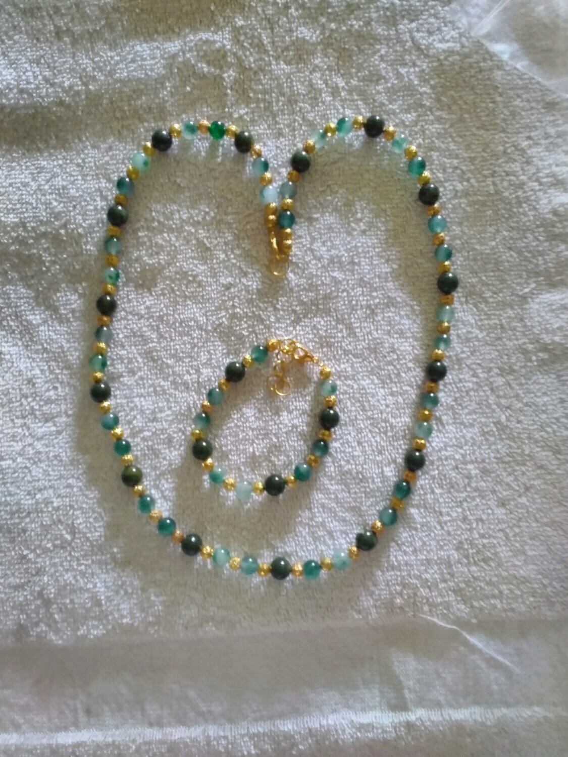 GREEN BEADED JEWELRY SET