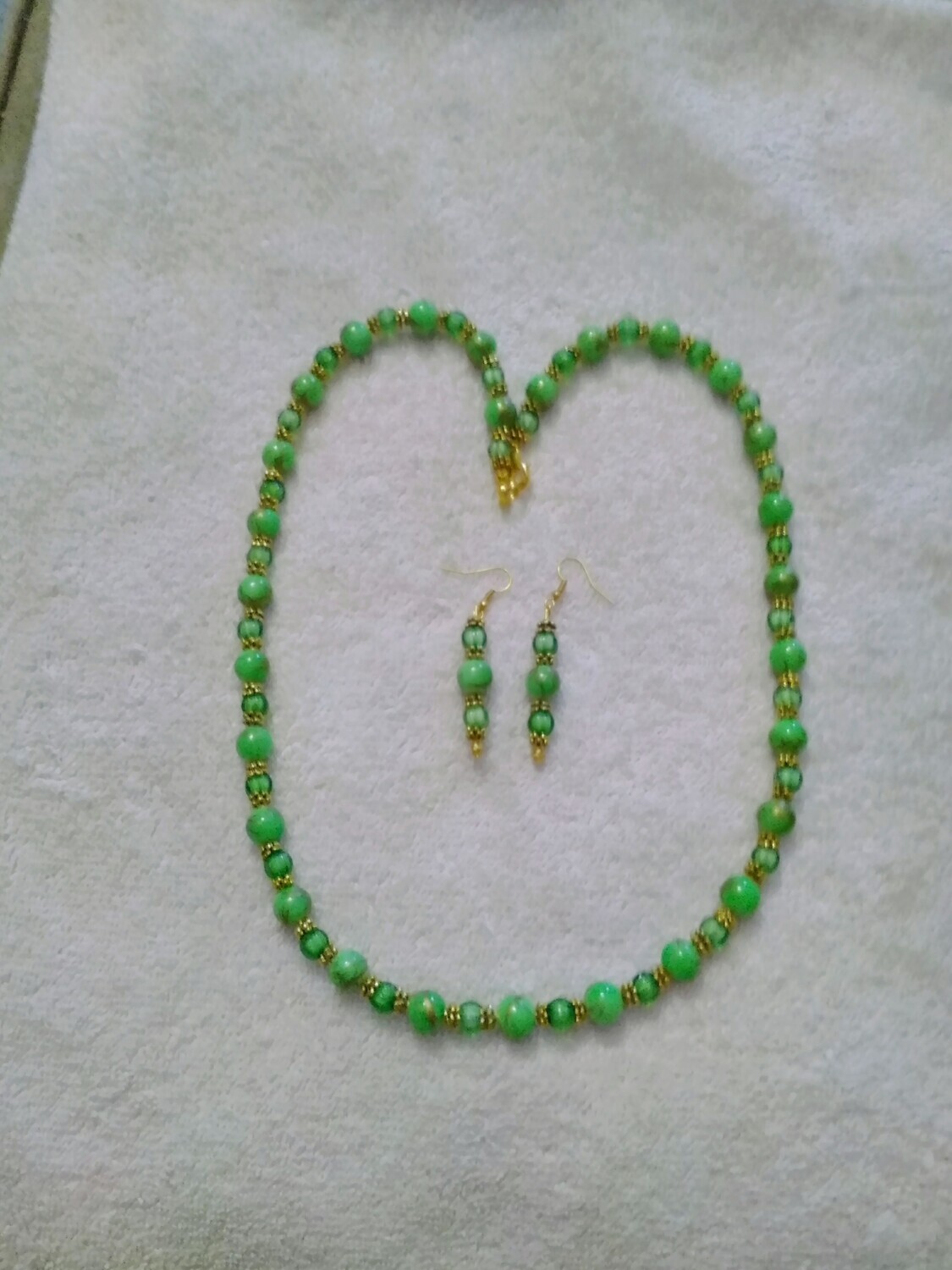 GREEN BEADED JEWELRY SET