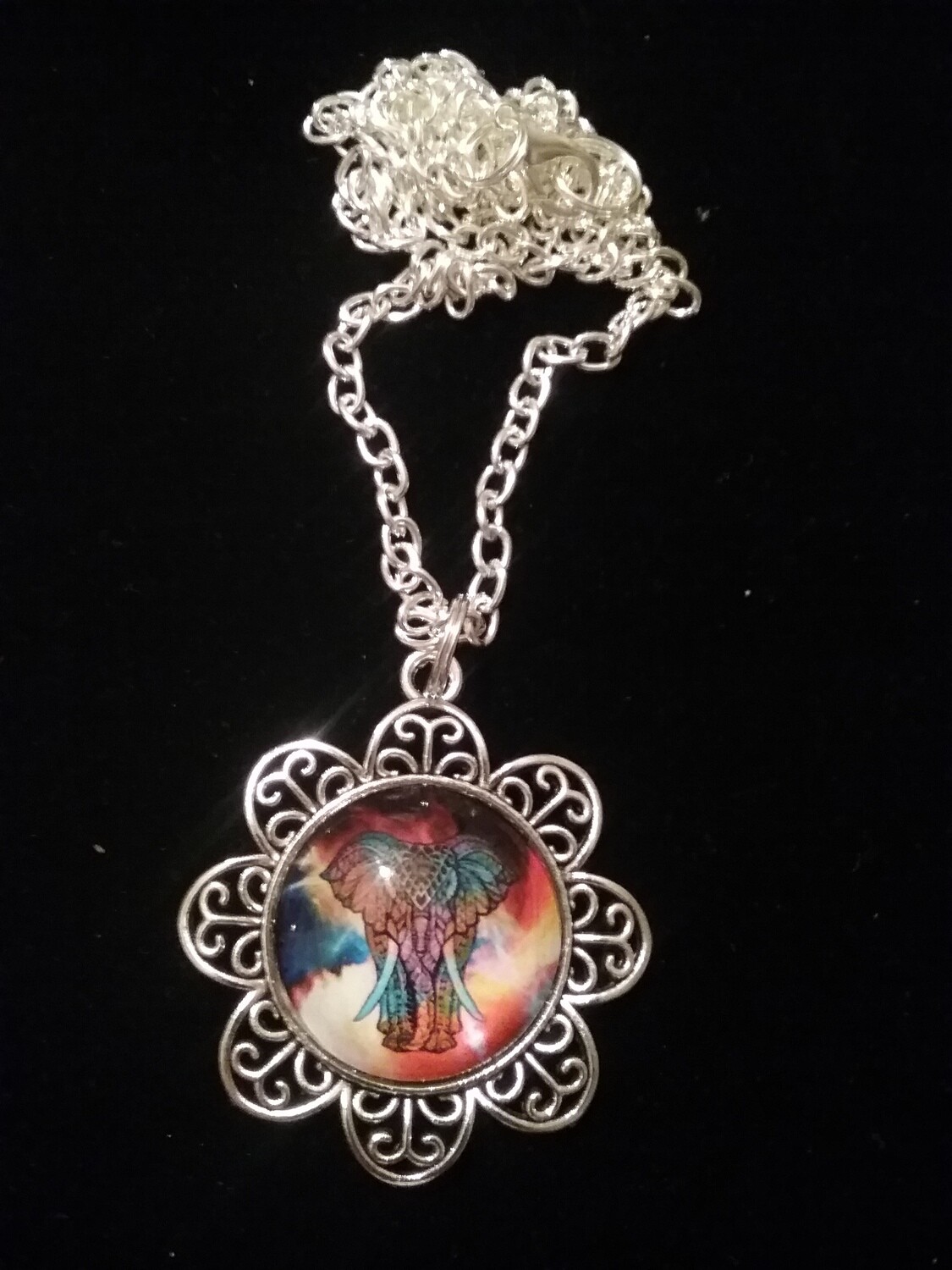 ELEPHANT PENDANT NECKLACE