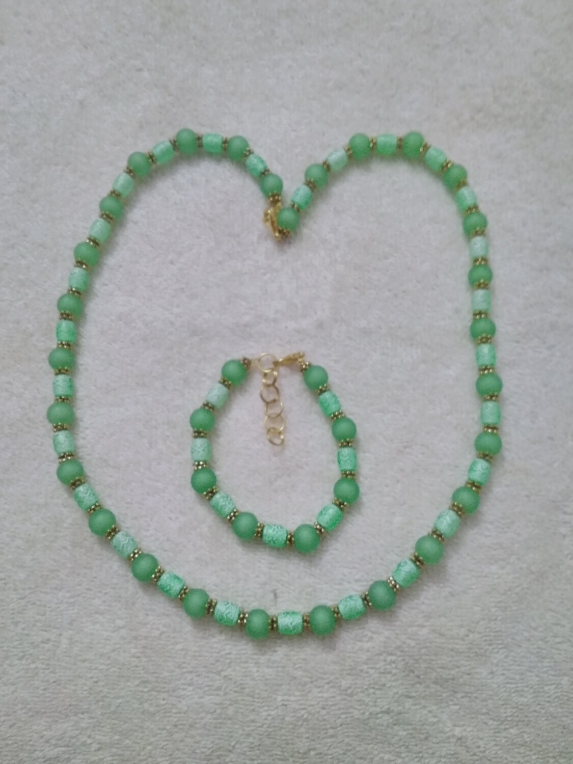GREEN BEADED JEWELRY SET