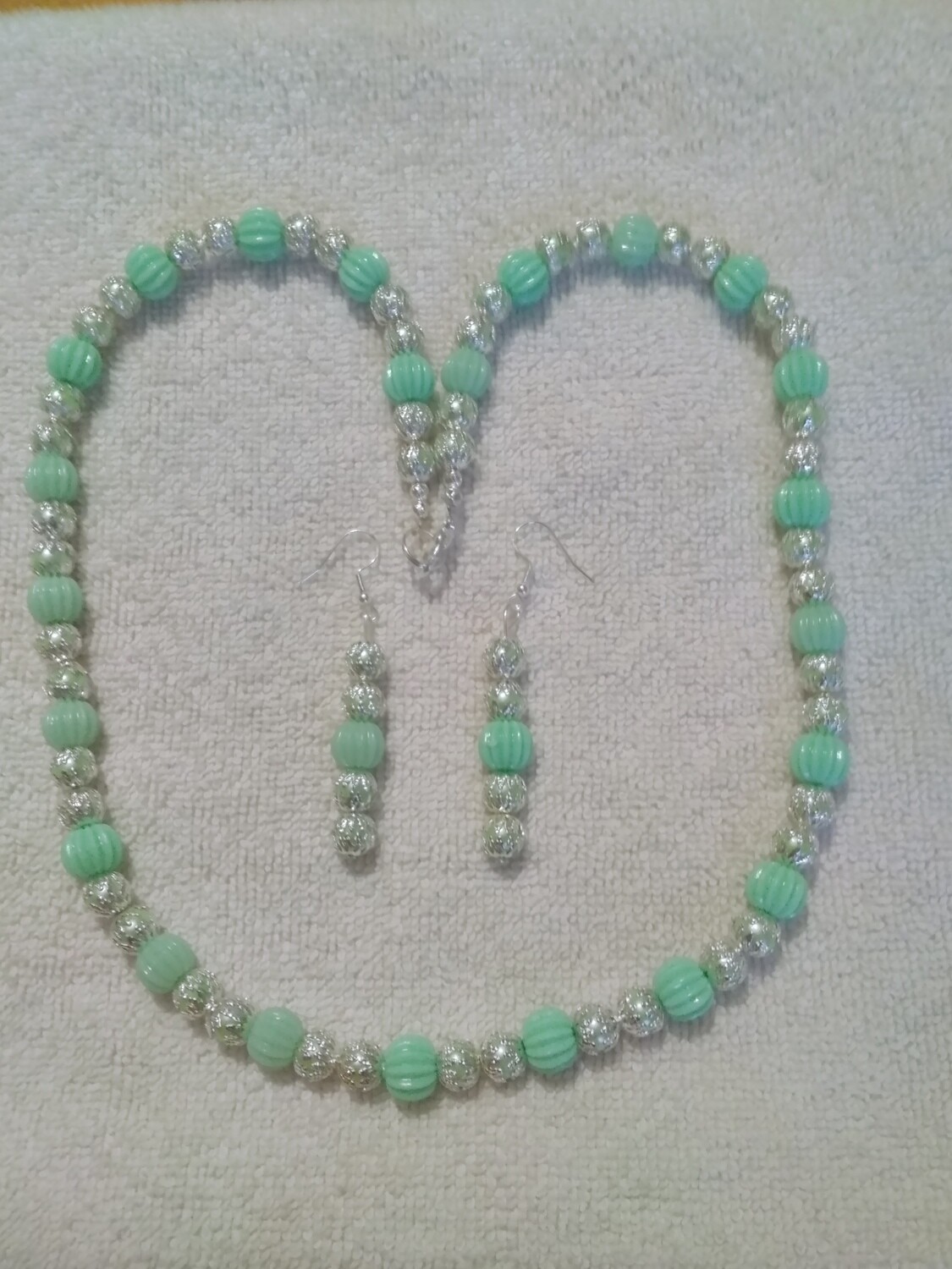 Green Beaded Jewelry Set