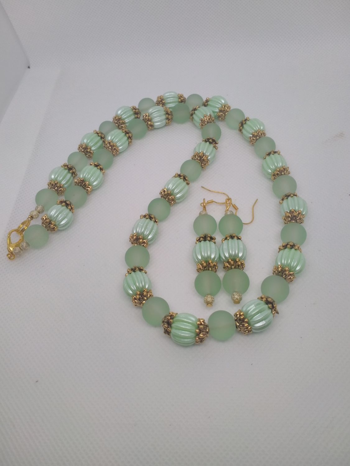 GREEN BEADED JEWELRY SET