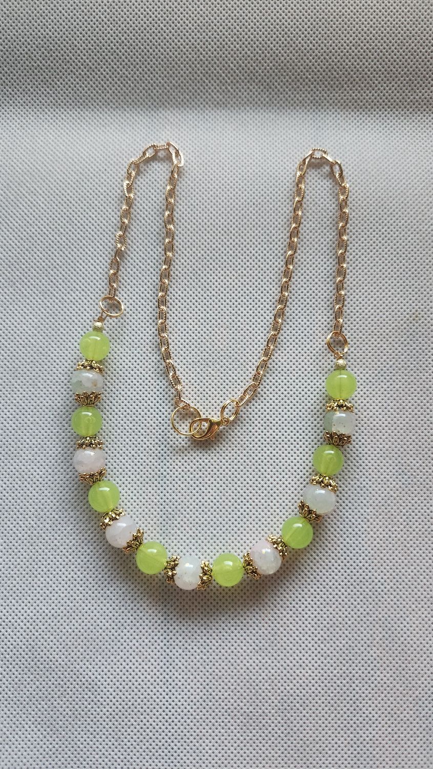GREEN BEADED NECKLACE