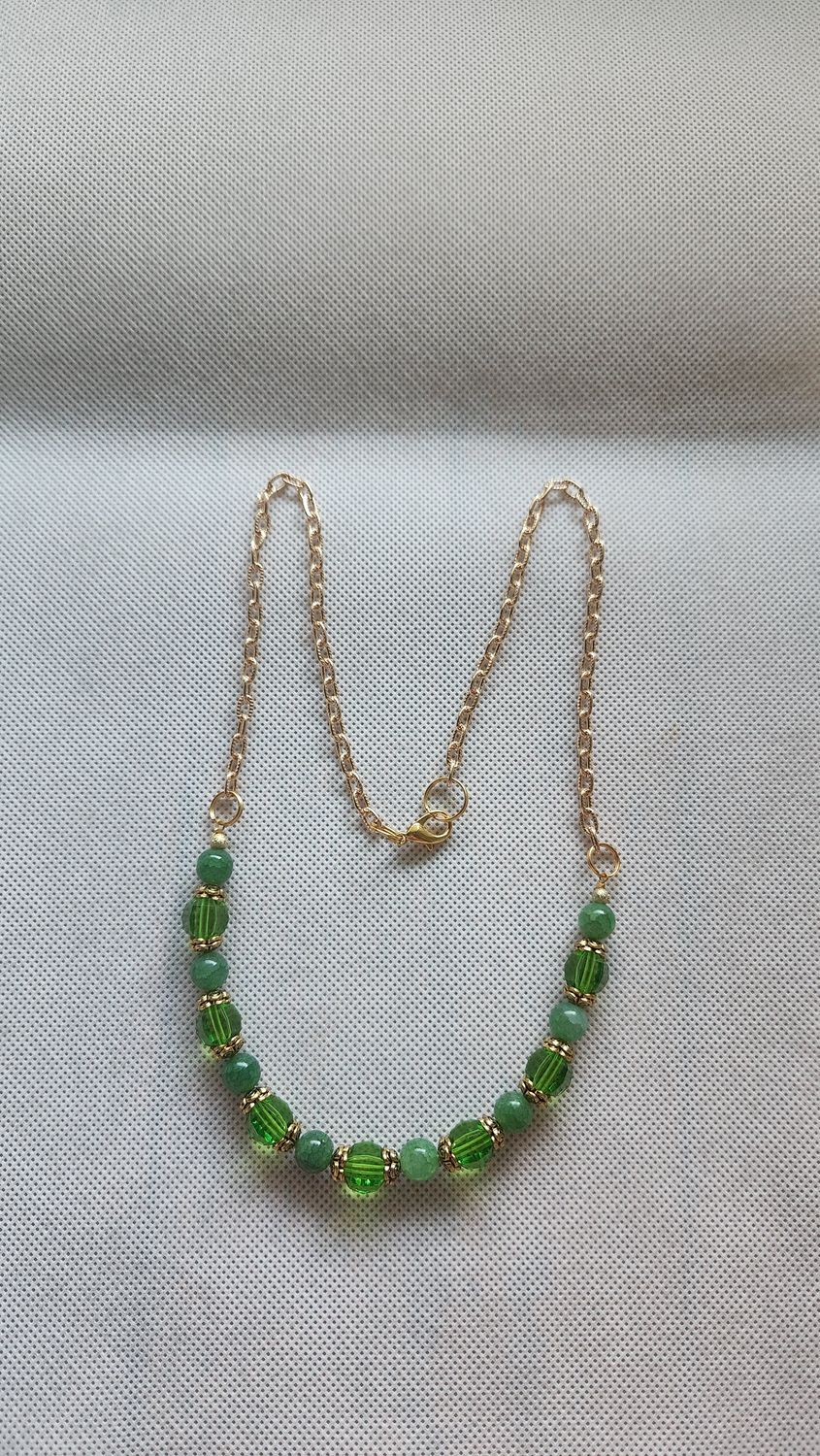 GREEN BEADED NECKLACE