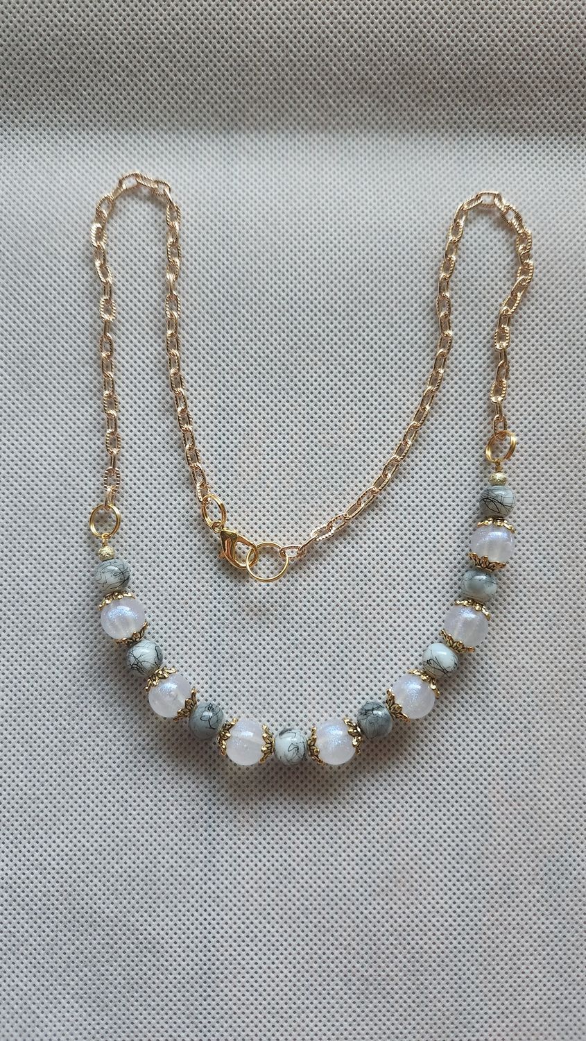 GRAY &amp; WHITE BEADED NECKLACE