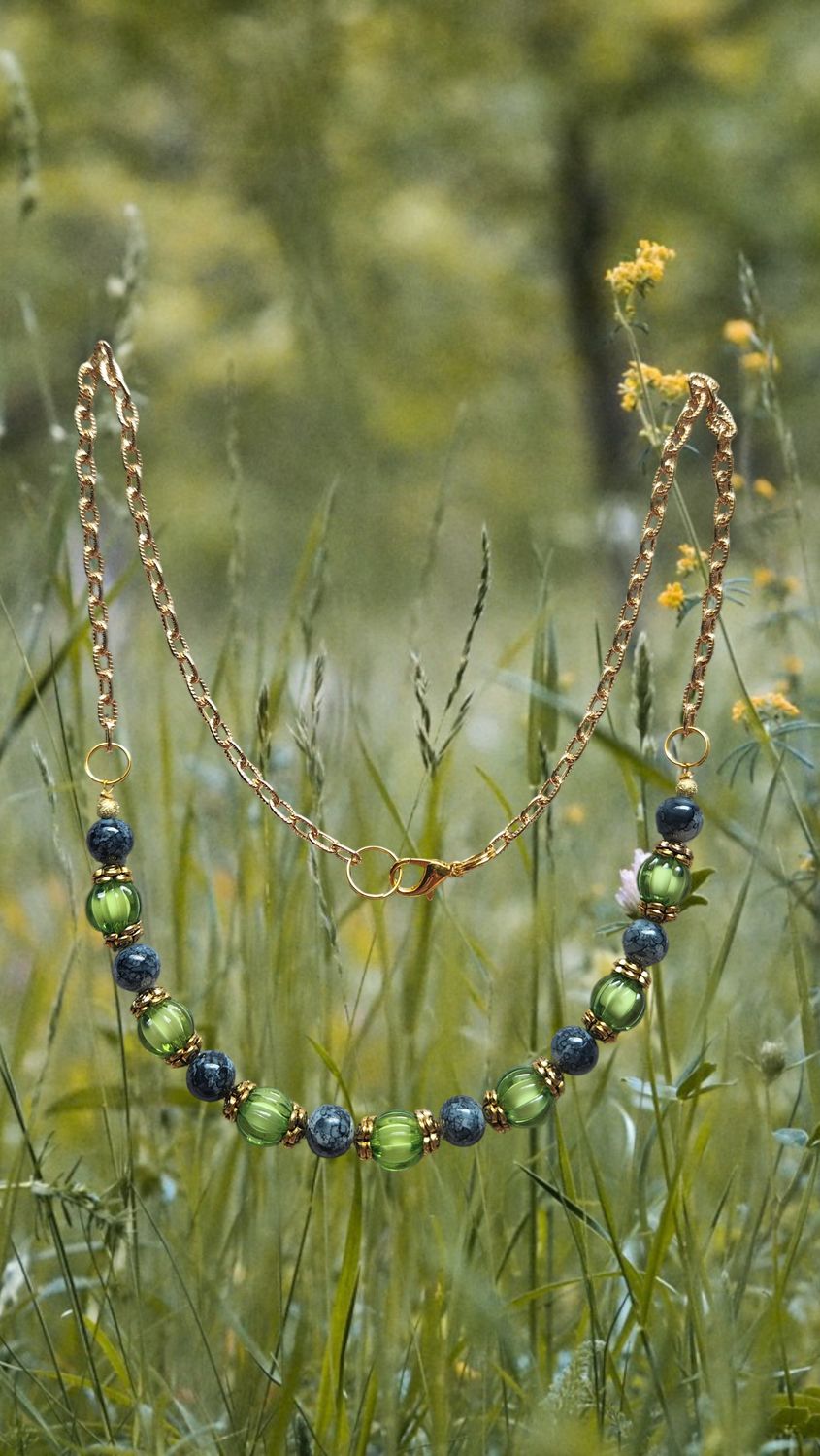GREEN BEADED NECKLACE