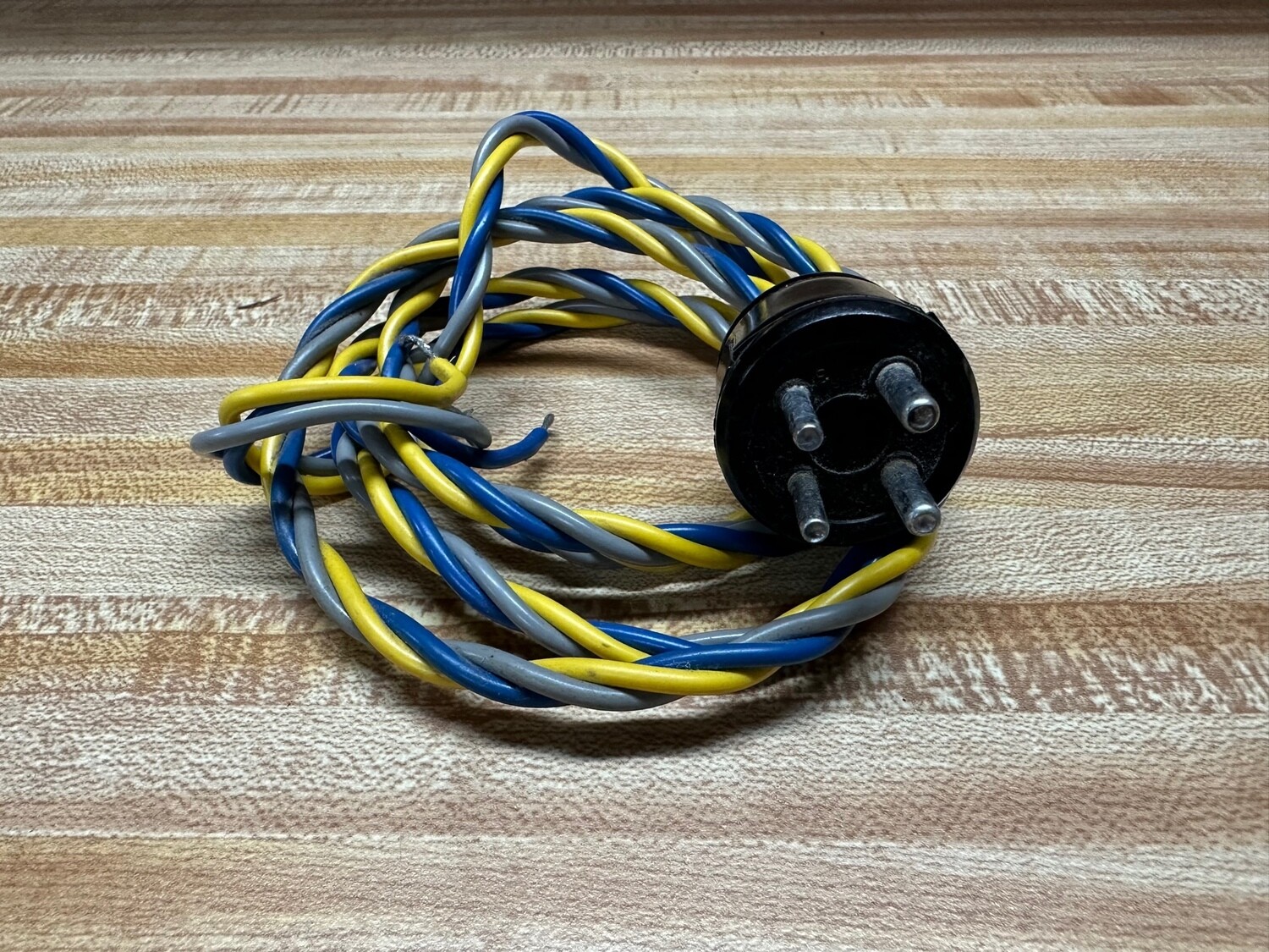 Amphenol 4-Pin Male Plug Connector