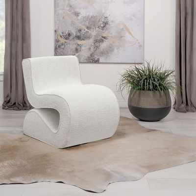 CURVED ACCENT CHAIR