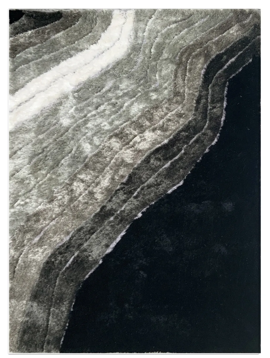 BLACK GREY AND WHITE RUG