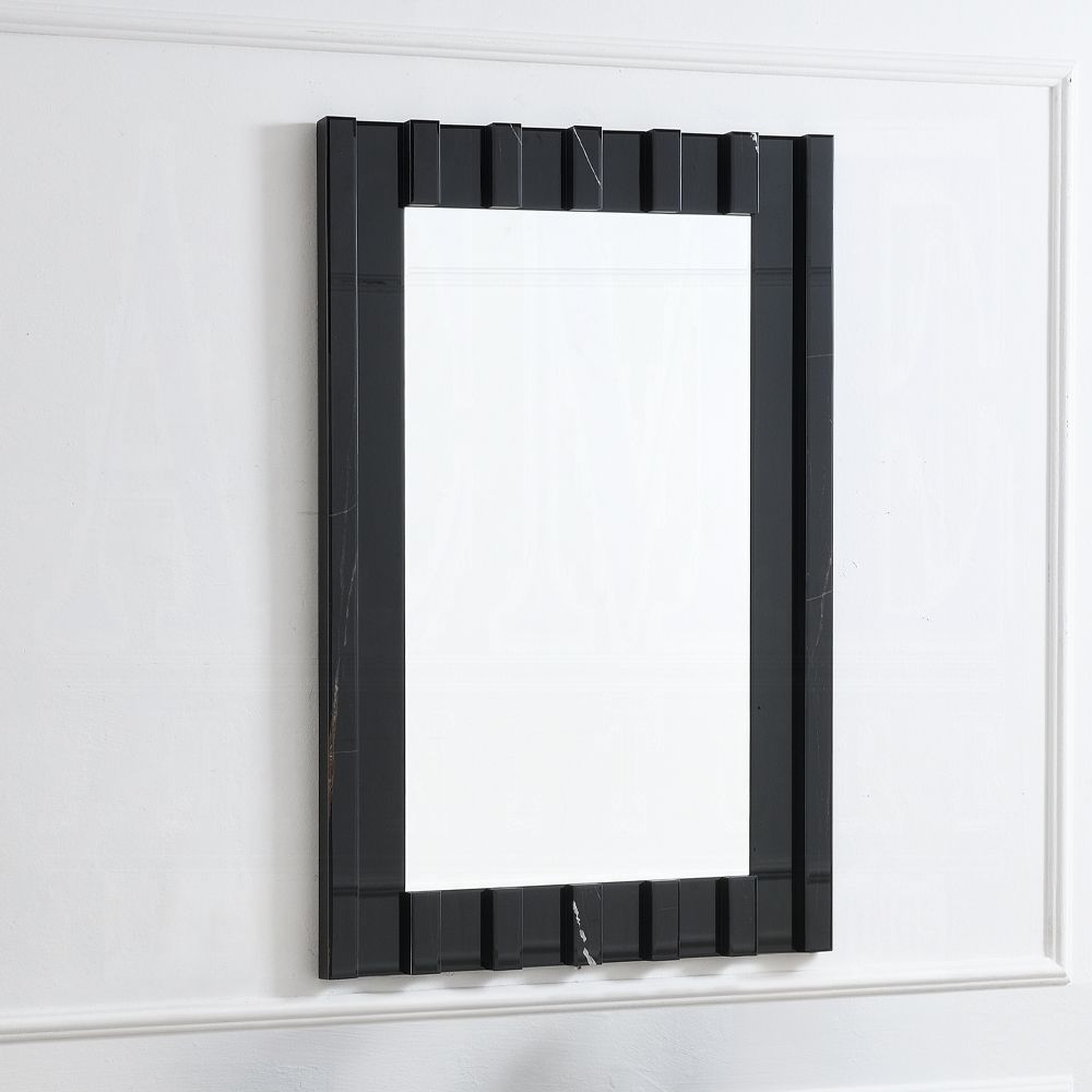 BLACK MIRRORED