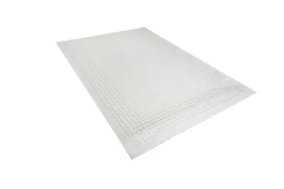 WHITE RUG