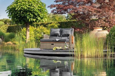 RECLINING CHAISE LOUNGE