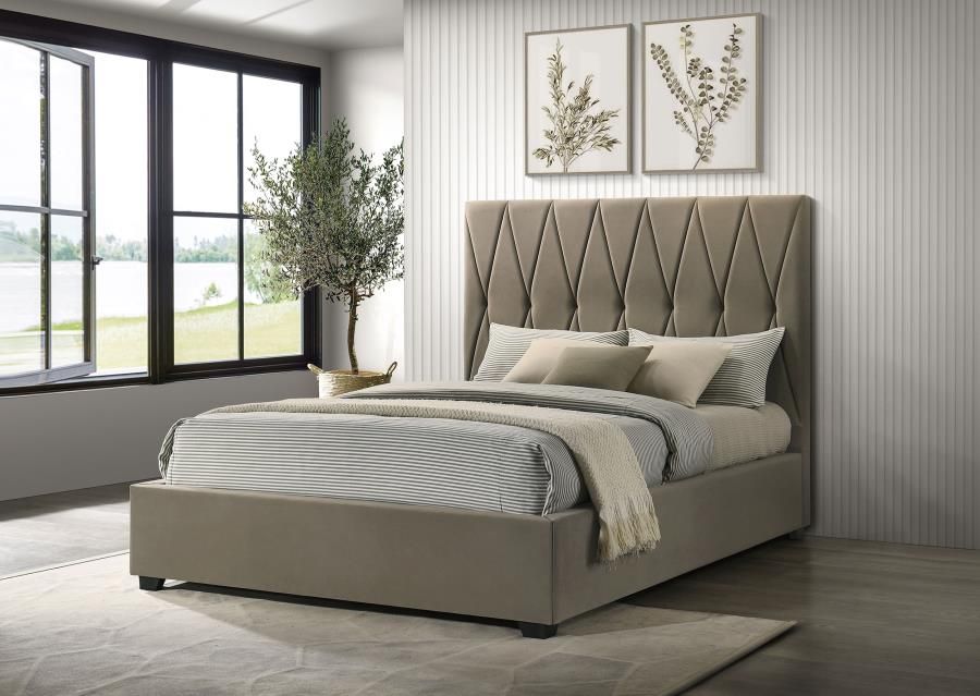 PLATAFORM BED LIGHT BROWN