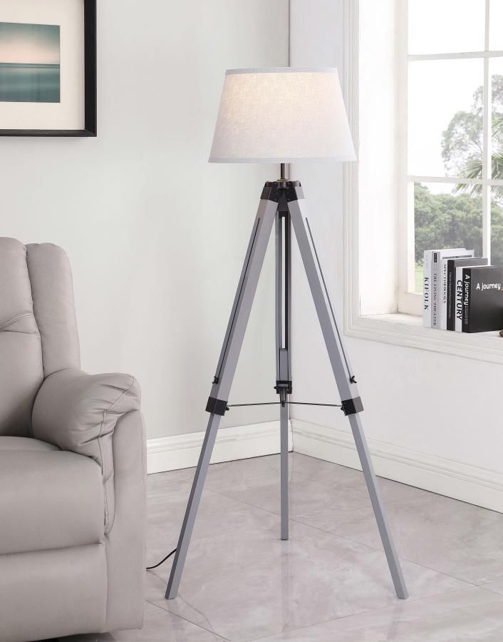 METAL TRIPOD LAMP