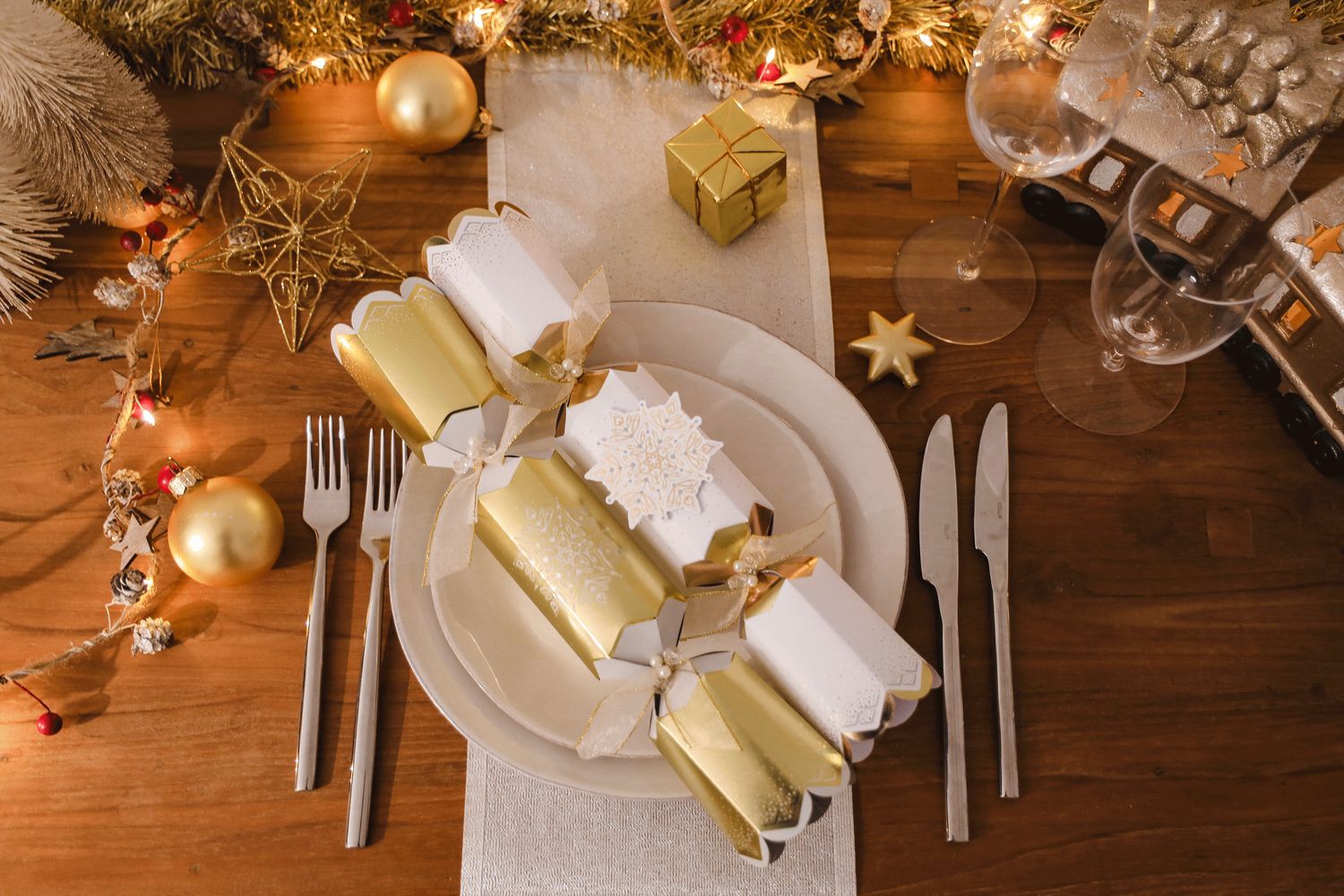 White &amp; Gold Deluxe 6 Pack