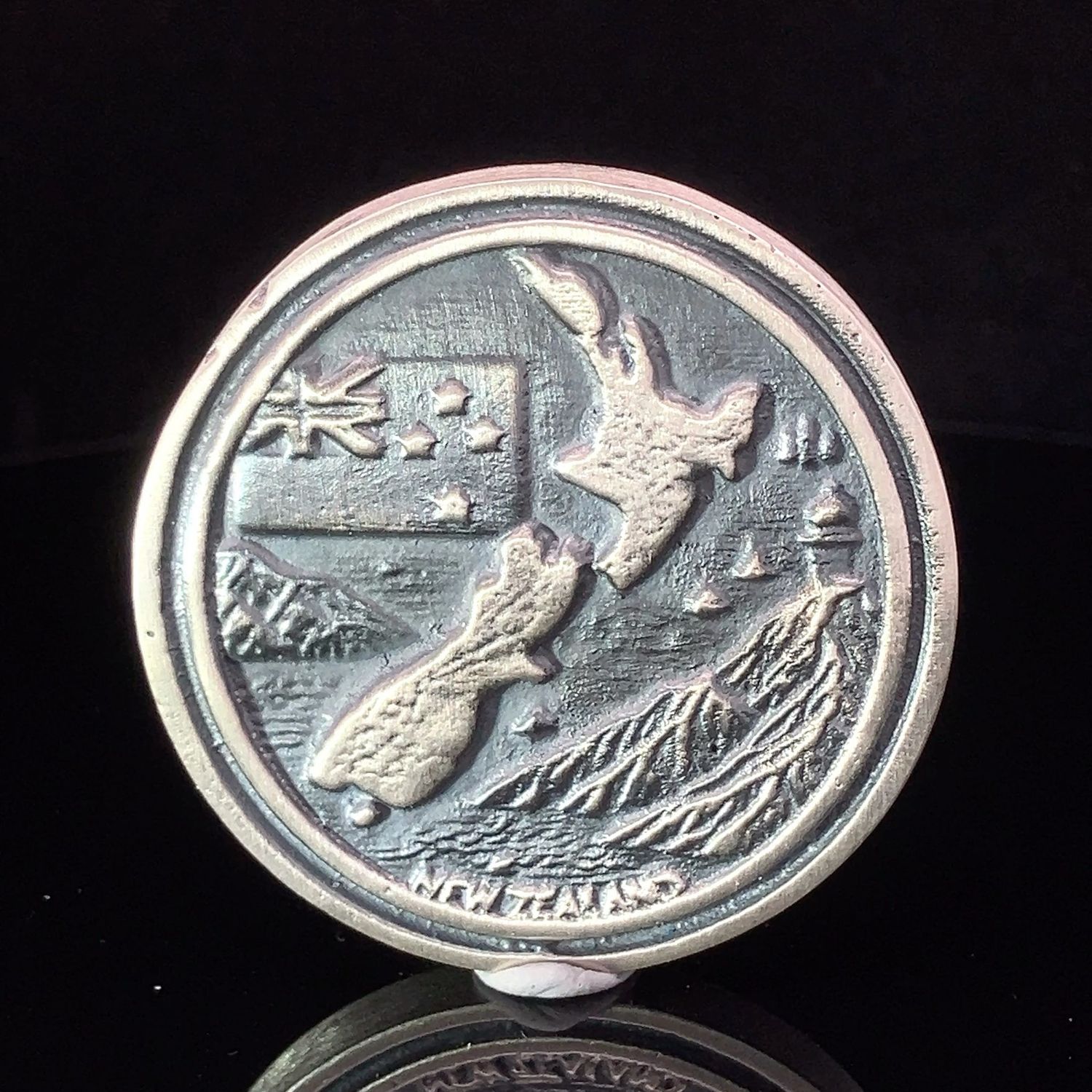 Pebble NZ - 1.8oz 999 silver New Zealand on the map (07/20)