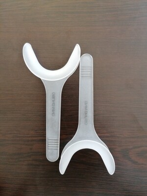 Retractors