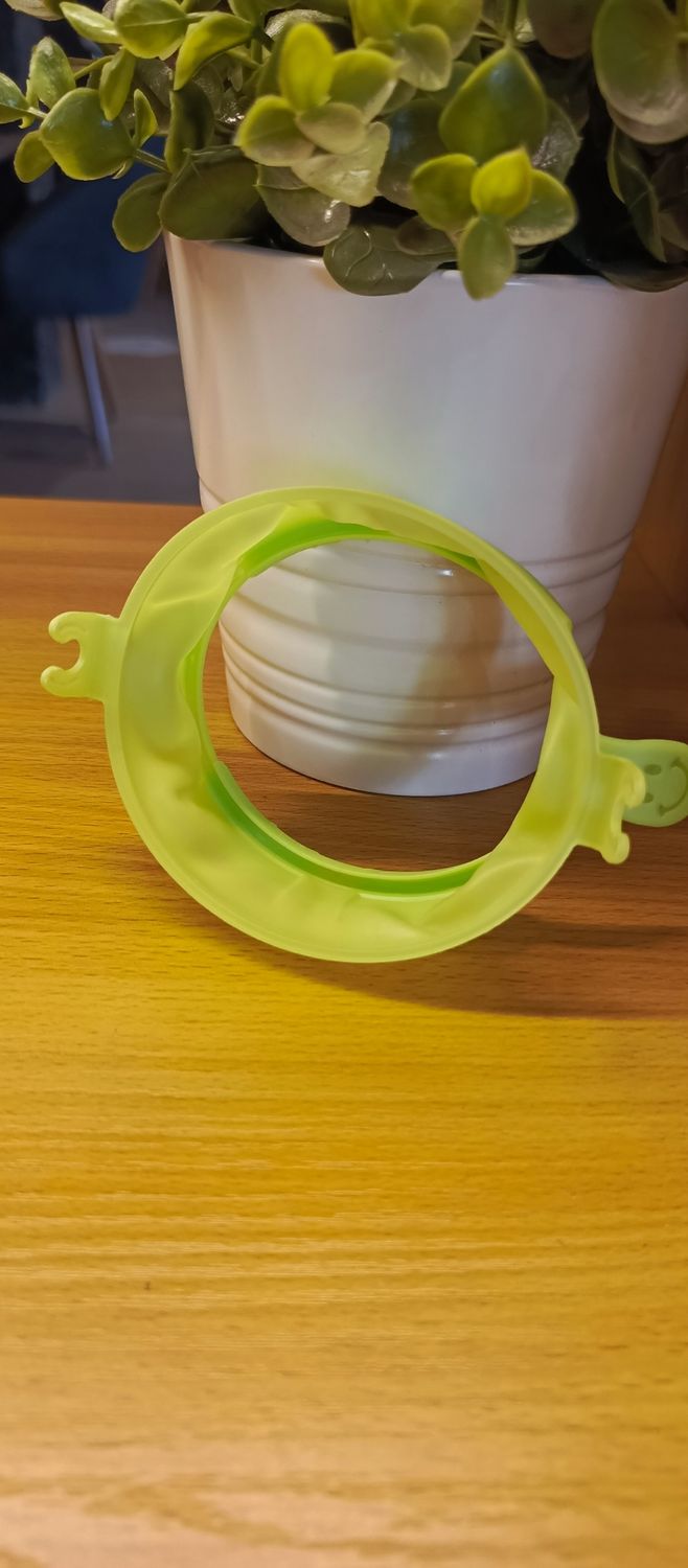 Rubber Dental retractor