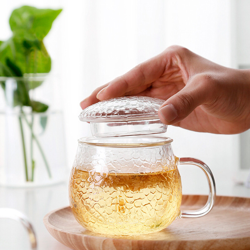 Ly Thủy Tinh Vân Dập 360ml Có Nắp Và Ngăn Lọc Pha Trà Thảo Mộc