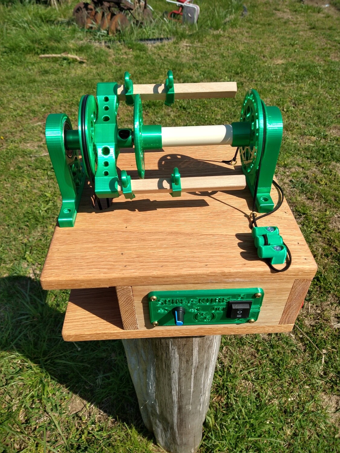 Scotch Tension Green on Oak Spinekube spinning wheel espinner