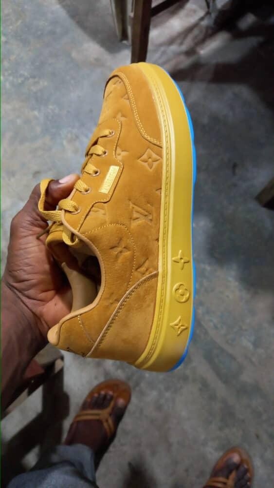 Louis Vuitton✔