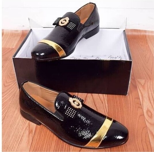 Men&#39;s Black Shinny Formal Shoe With Gold
