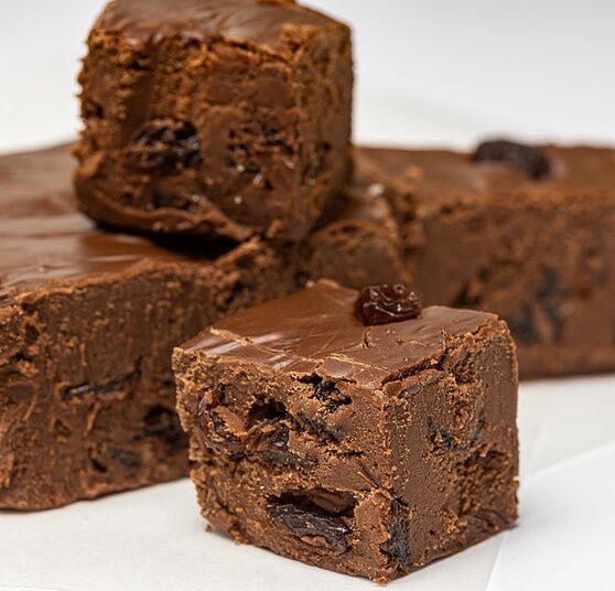 Fudge: Rum &amp; Raisin (price per box, approx. 350g)