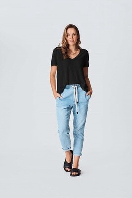 We Are The Others - The Drop Crotch Stretch Jean - Mid Blue