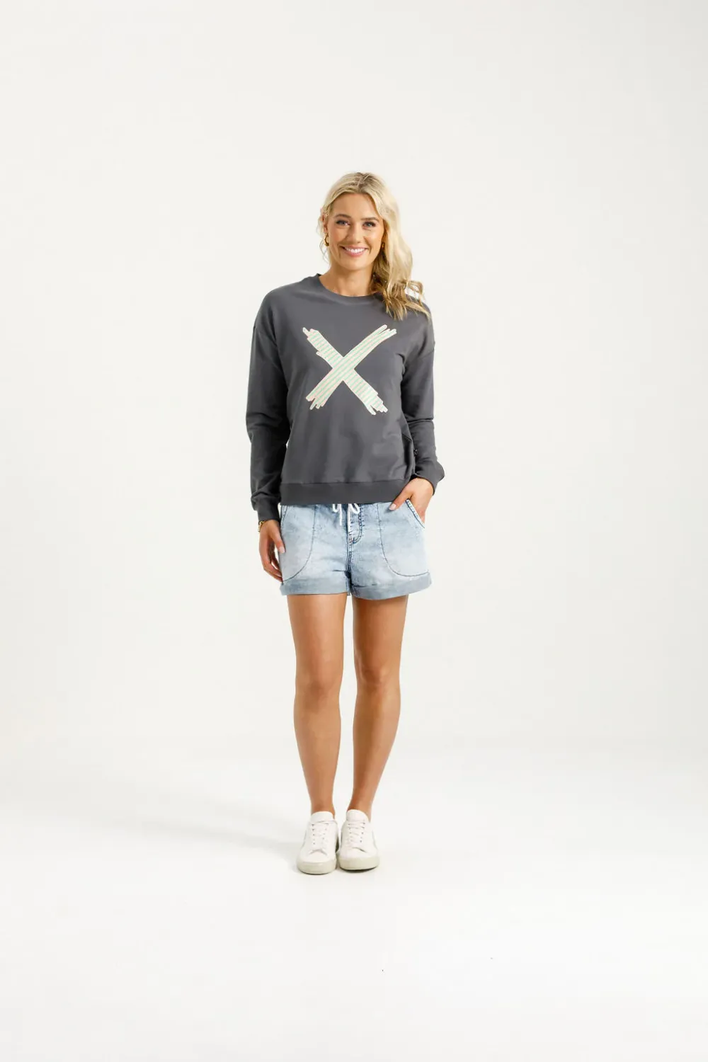 Homelee - Camilla Crew - Graphite with Candy Apple