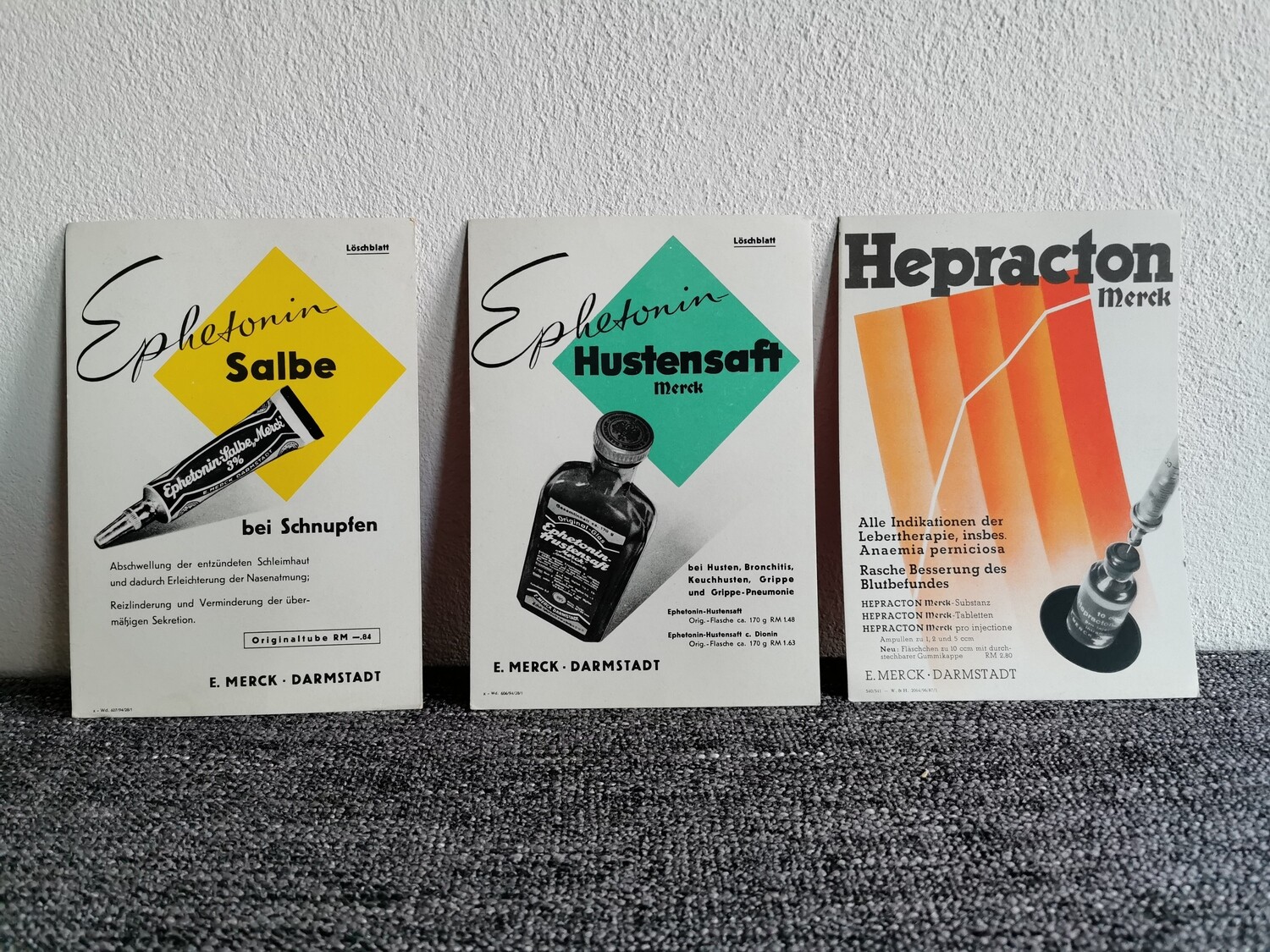 Werbekarten Plakate Merck AG Darmstadt