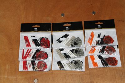 Kavel 16 100 micron, Flight and Shaft Kit Medium, 9 sets van 9 stuks.