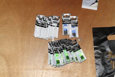 Kavel 90, Prism, Medium, Wit, Oranje, Groen, Blauw, 23 Sets van 3 Stuks.