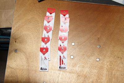 Kavel 123,  L330 Spinner, Wit, Rood, 10 Sets van 3 stuks