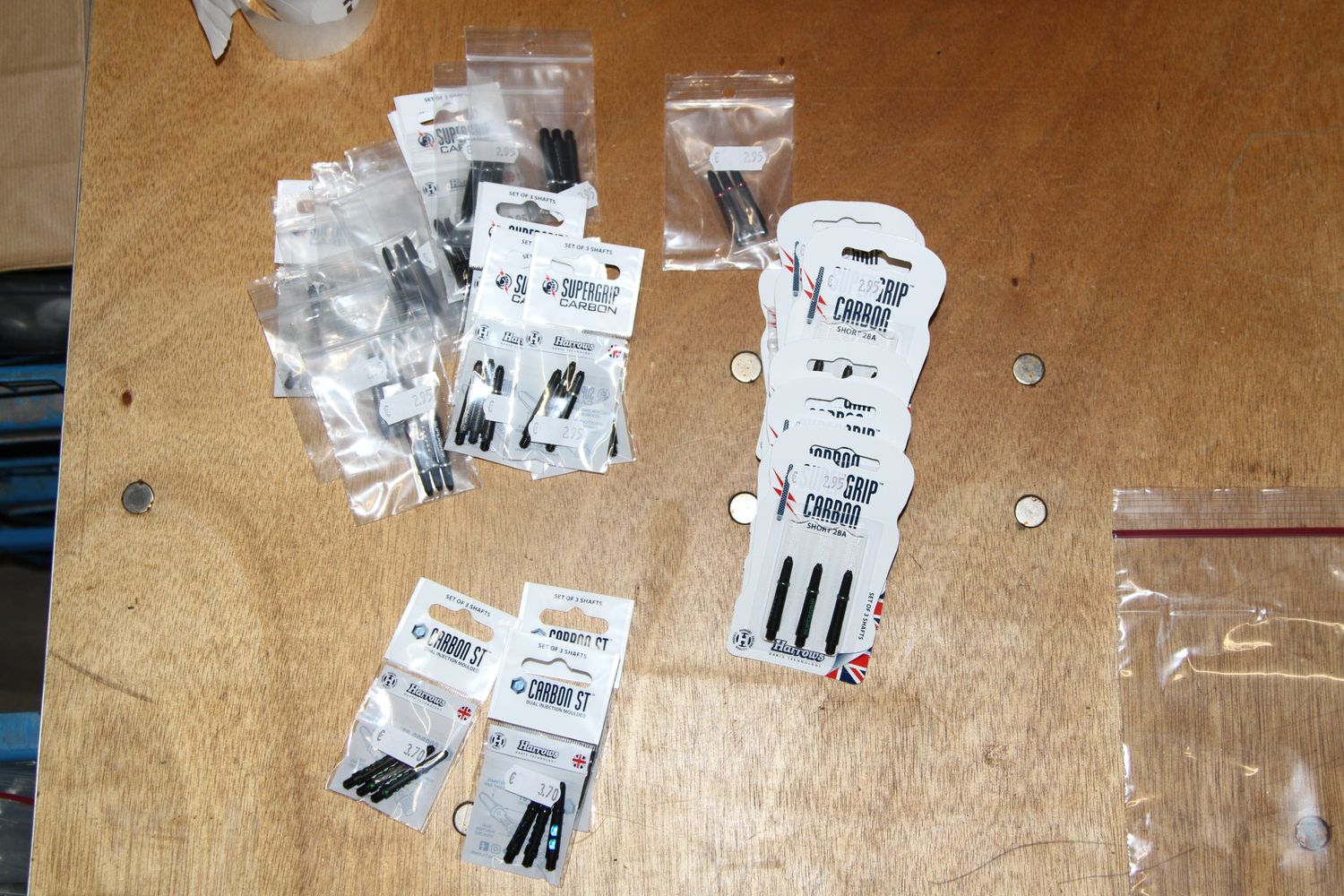 Kavel 140,  Carbon, Short, Zwart-Geel, Zwart-Groen, Zwart-Zilver,  34 Sets van 3 Stuks